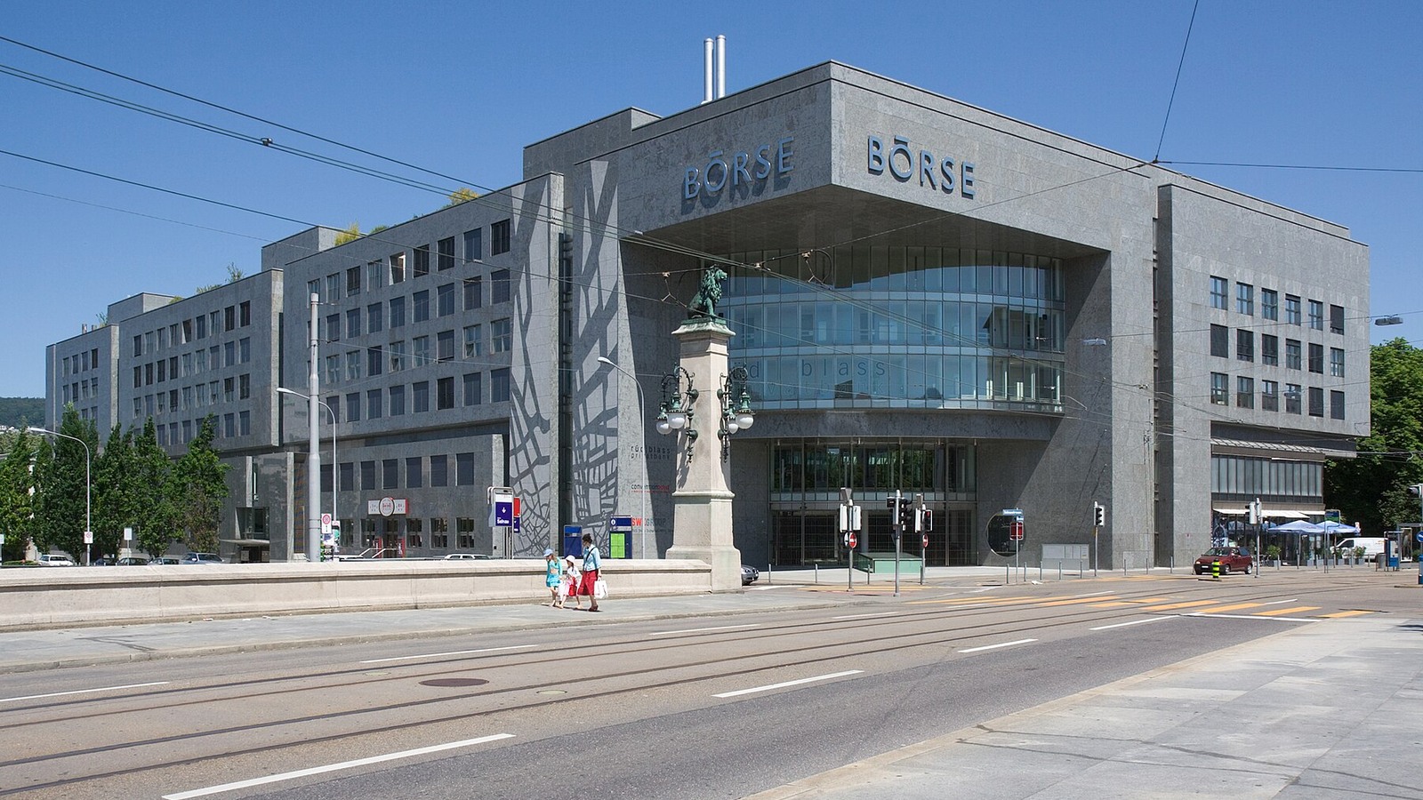 Nestlé, Novartis, Roche et UBS : quelles sont les principales locomotives du marché boursier suisse ?